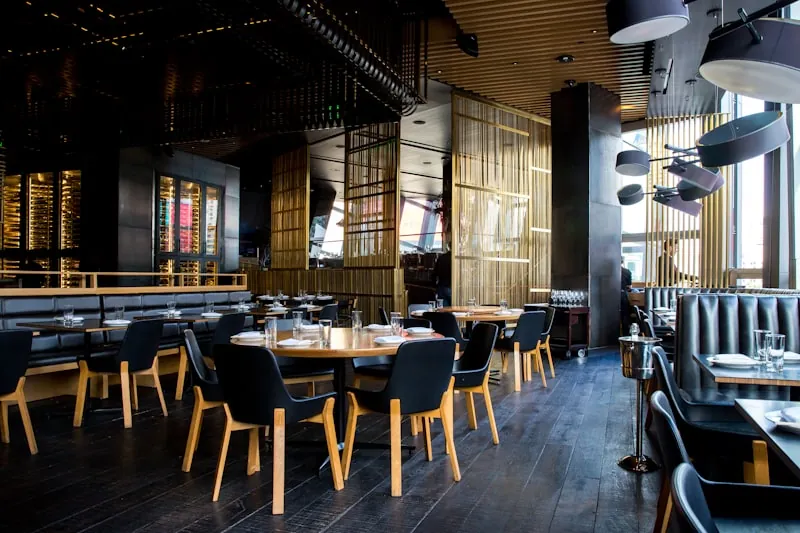 Restaurants & Cafes